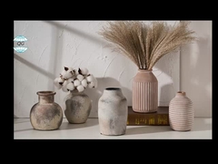 Des trous de drainage dans un pot de ciment en fibre ronde Un must pour les amateurs de plantes