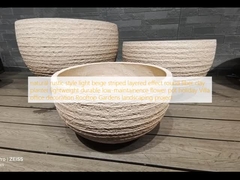 Jardinière ronde en fibre d'argile légère, durable et nécessitant peu d'entretien, de style rustique naturel, beige clair à rayures et à effet de superposition, pot de fleurs pour la décoration de villa de vacances, de bureau, de jardins sur le toit et de