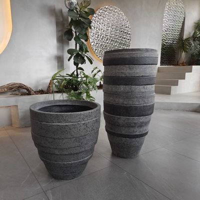 Des pots de fleurs en fibre de verre en FRP haute résine