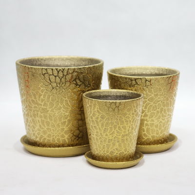 Des pots de fleurs en céramique moderne et brillante, légers pour les mariages et les événements