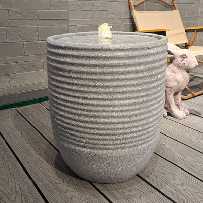 Fontaine d'eau de jardin en résine électrique à plusieurs niveaux pour décoration extérieure