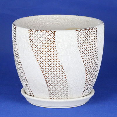 Des pots en céramique à l'intérieur pour vos besoins de plantation