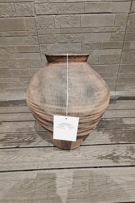 Jardinière élégante et moderne en fibre d'argile, résistante au gel et à la surface texturée