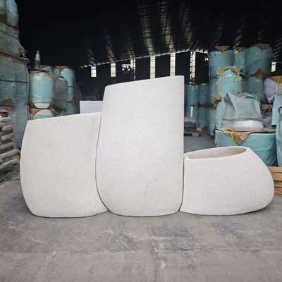 Jardinière en fibre d'argile blanche extra large, irrégulière, incurvée et fluide