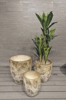 Pot de jardin de toit rond en fibre d'argile légère et durable, de ton terreux et de grande taille